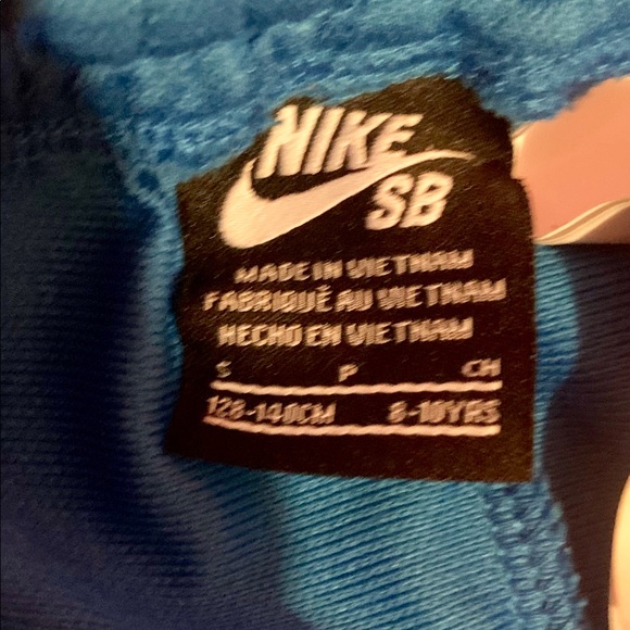 NWOT Nike SB Shorts - Picture 3 of 3